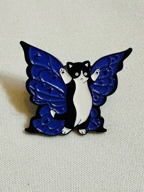 Butterfly Cat Pin